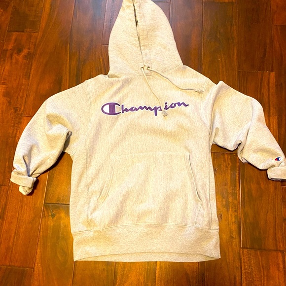 Champion Tops - CHAMPION HOODED SWEATSHIRT